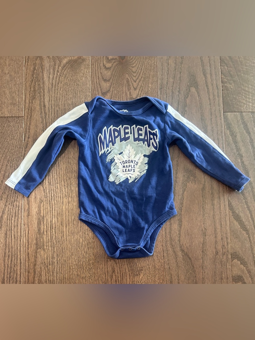 Toronto Maple Leafs Size 18 month Boy's Long Sleeve Bodysuit Shirt